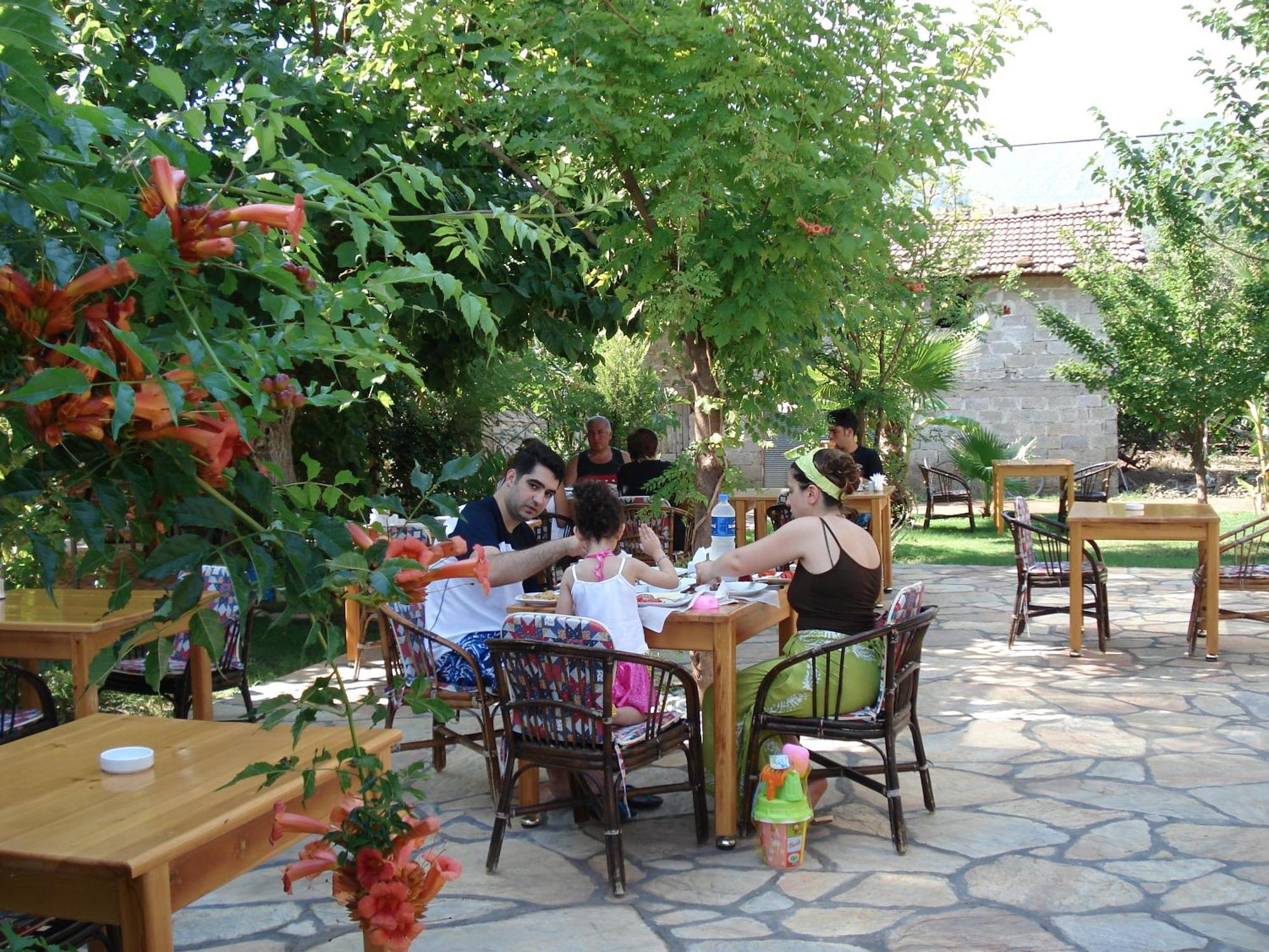 Kutle Hotel Чирали Екстер'єр фото